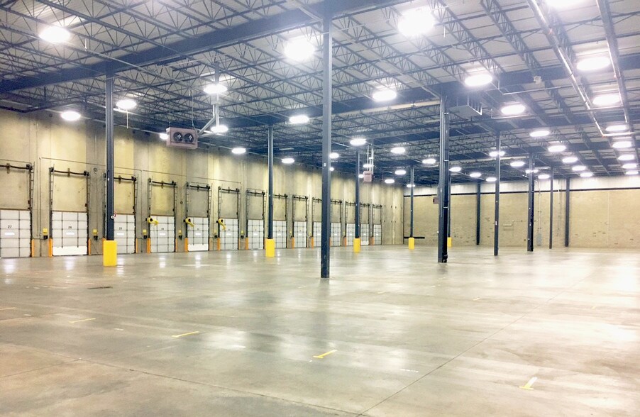 More Photos Of 601 Kingsland Dr, Batavia Warehouse For Lease