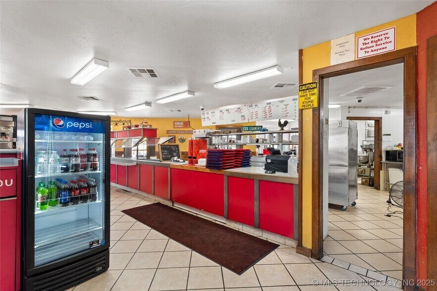 More Photos Of 18753 Oklahoma 100, Webbers Falls Restaurant For Sale