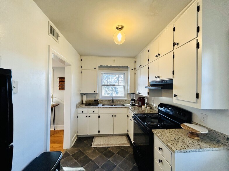 More Photos Of 625 Alleghany Ave, Staunton Apartments For Sale