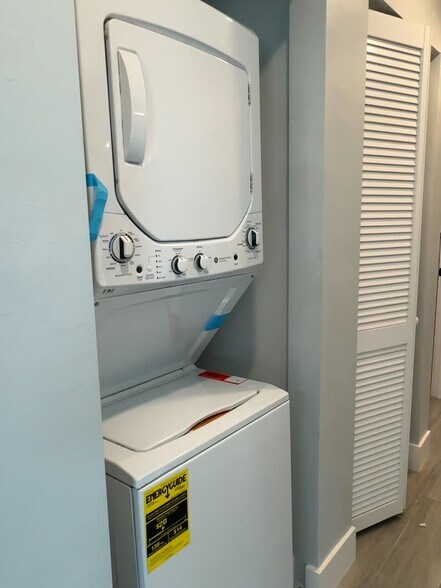 More Photos Of 3665-3667 Michigan Ave, Fort Myers Office For Lease