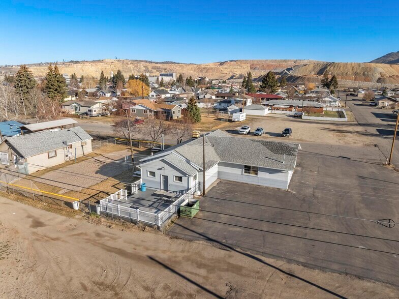 More Photos Of 2740 Elm St, Butte Bar For Sale