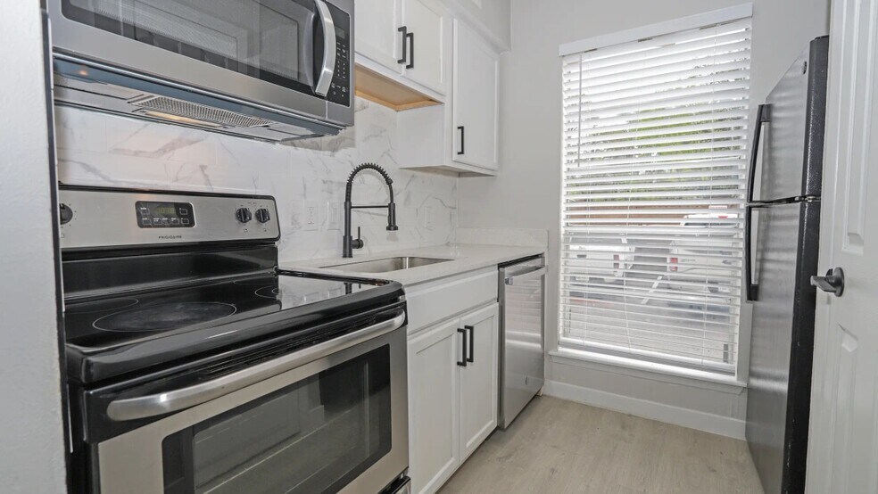 More Photos Of 2807 Bachman Dr, Dallas Apartments For Sale
