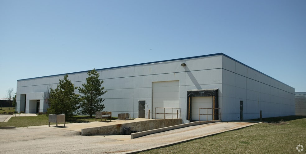 More Photos Of 1250 Crispin Dr, Elgin Warehouse For Sale