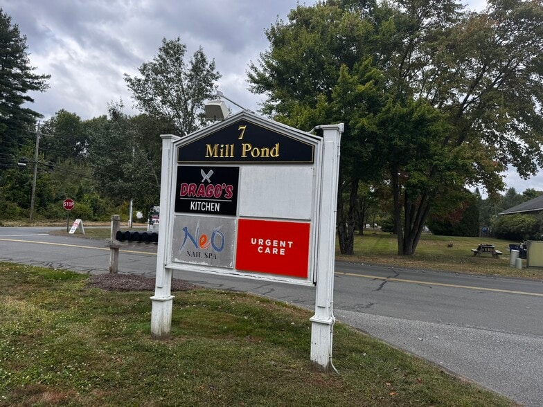More Photos Of 7 Mill Pond Ln, Granby Unknown For Lease