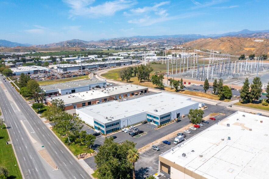 More Photos Of 25425 Rye Canyon Rd, Valencia Manufacturing For Lease