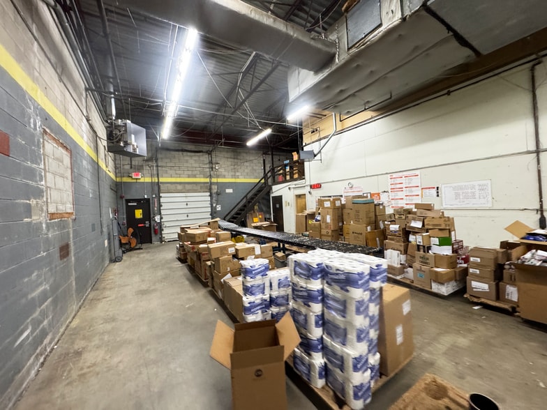 More Photos Of 644 W Market St, Tiffin Freestanding For Sale