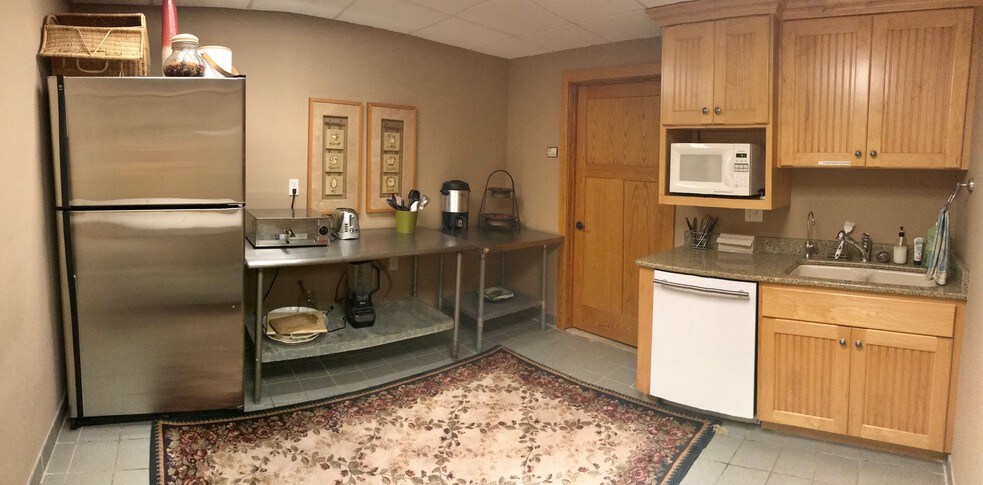 More Photos Of 1700 Niagara Ln, Plymouth Office Residential For Lease