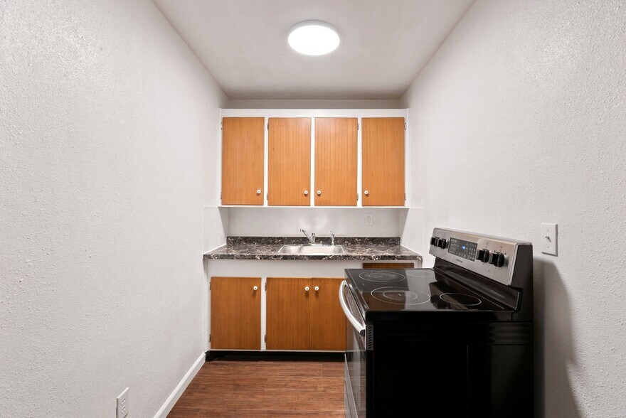 More Photos Of 901 S Lincoln St, Spokane Multifamily For Sale