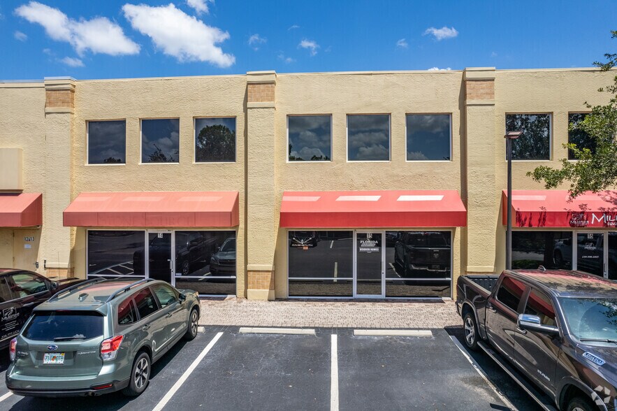 More Photos Of 5405 Taylor Rd, Naples Showroom For Sale