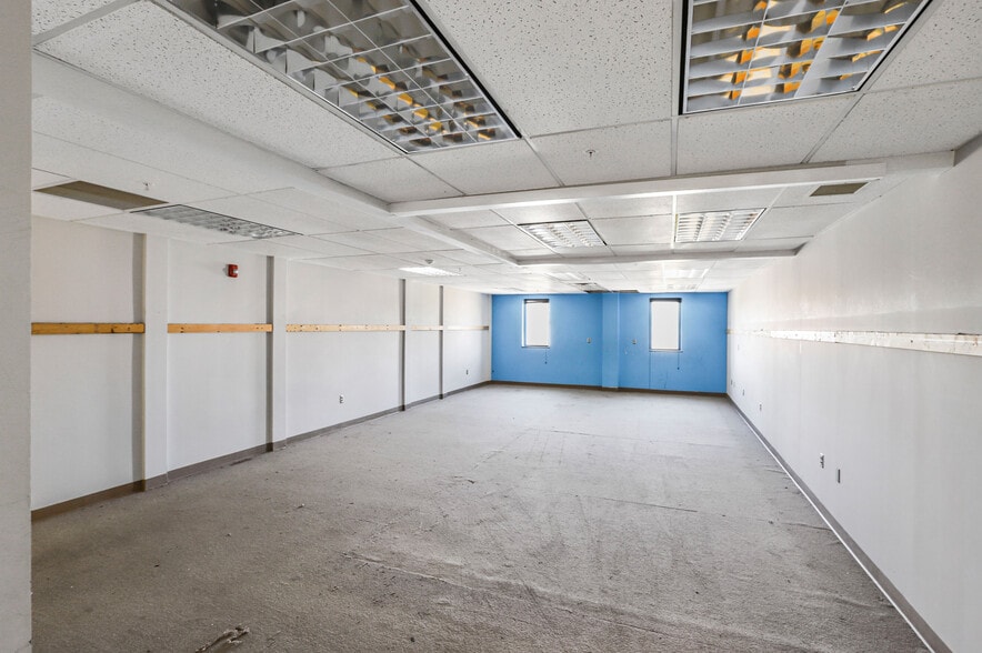 More Photos Of 184 Salem Ave, Dayton Office Residential For Lease