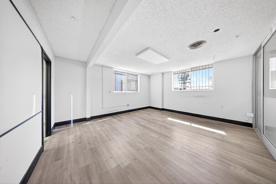 More Photos Of 7700 Densmore Ave, Van Nuys Warehouse For Lease