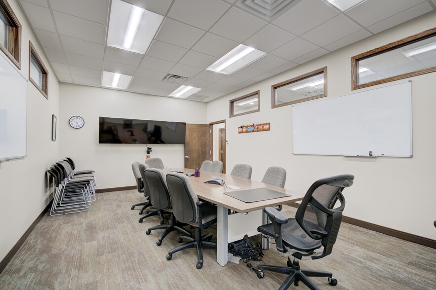 More Photos Of 351 Evergreen Dr, Bozeman Office For Sale