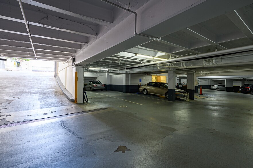 More Photos Of 400 S Beverly Dr, Beverly Hills Office For Lease