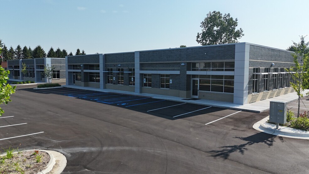 More Photos Of 26800 Pontiac Trl, South Lyon General Retail For Lease