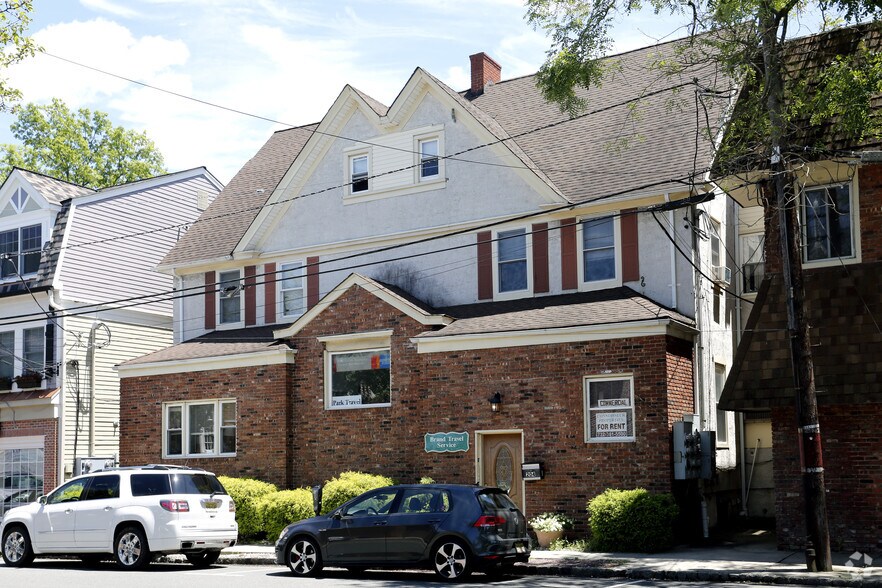 Primary Photo Of 204 Lenox Ave, Westfield Office Residential For Lease