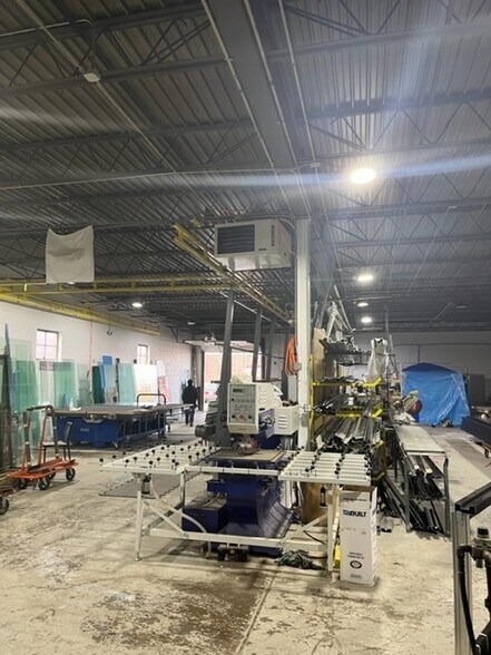 More Photos Of 1390 Louis Ave, Elk Grove Village Warehouse For Sale