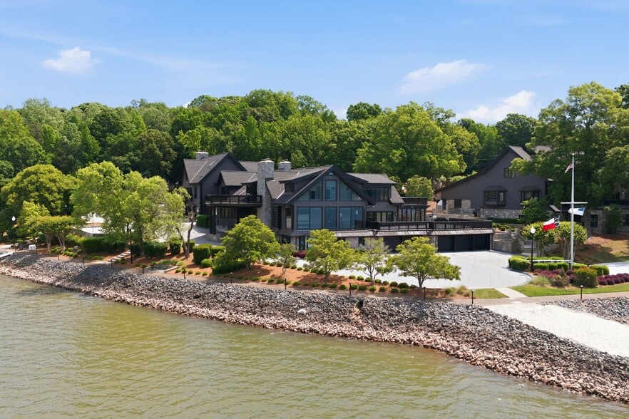More Photos Of 9715 Nine Eagles Ln, Charlotte Specialty For Sale