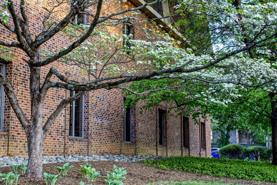 More Photos Of 10521 Judicial Dr, Fairfax Medical For Sale