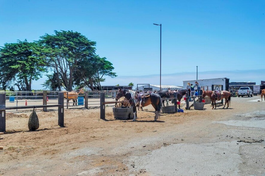 More Photos Of 2152 Olympic Way, Daly City Horse Stables For Sale