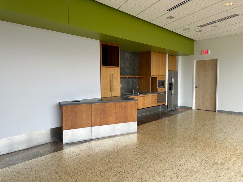 More Photos Of 85 E 8th St, Holland Medical For Sale