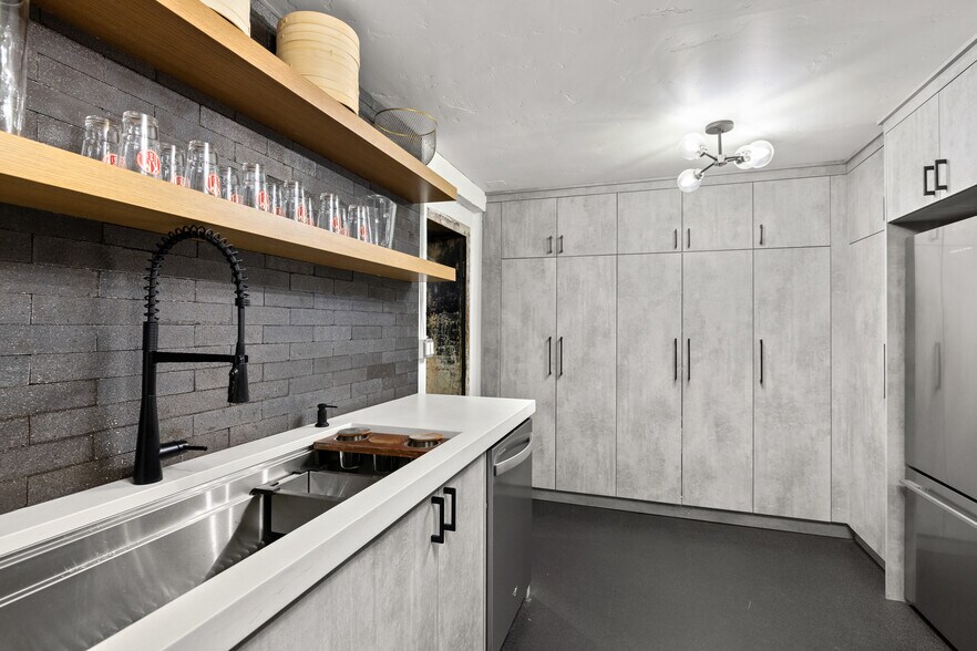 More Photos Of 30-50 2nd St E, Kalispell Office Residential For Sale