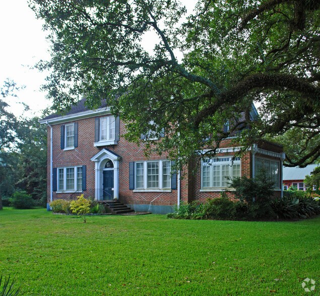 More Photos Of 1911 Government St, Mobile Office For Sale