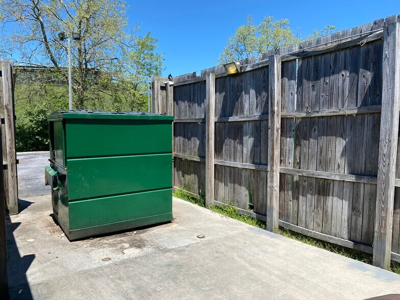 More Photos Of 5100 Lee Hwy, Bristol Restaurant For Sale