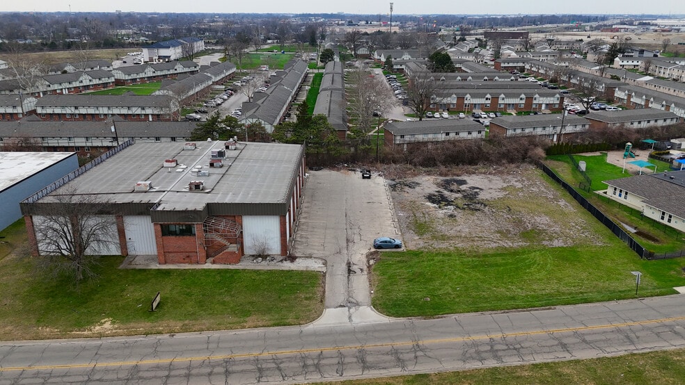 More Photos Of 511 Industrial Mile Rd, Columbus Warehouse For Sale