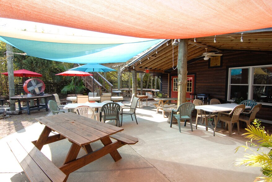 More Photos Of 2111 Sea Island Pky, Saint Helena Island General Retail For Sale