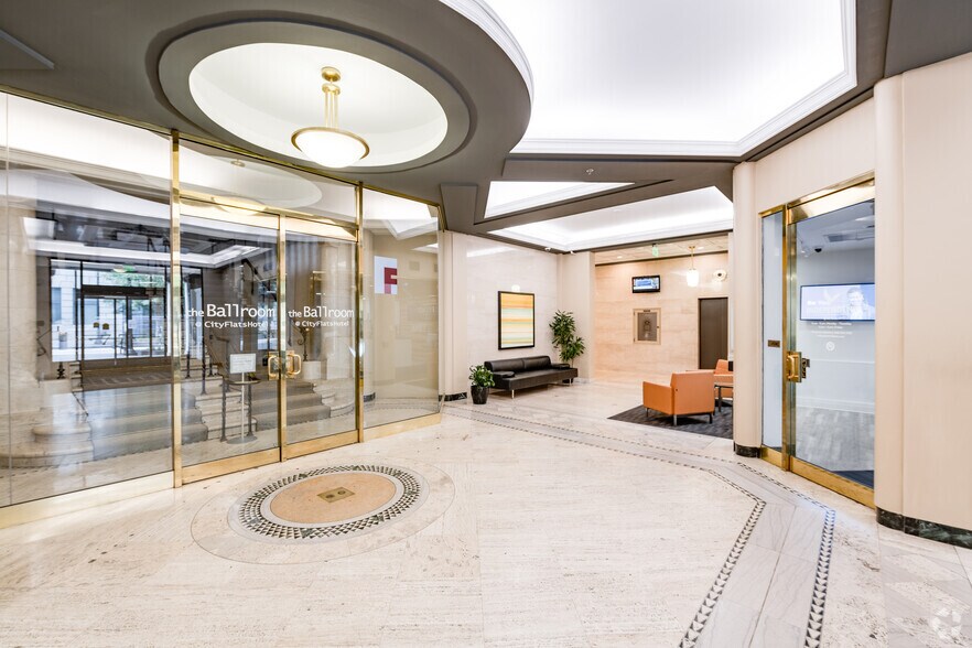 More Photos Of 77 Monroe Center St NW, Grand Rapids Medical For Lease