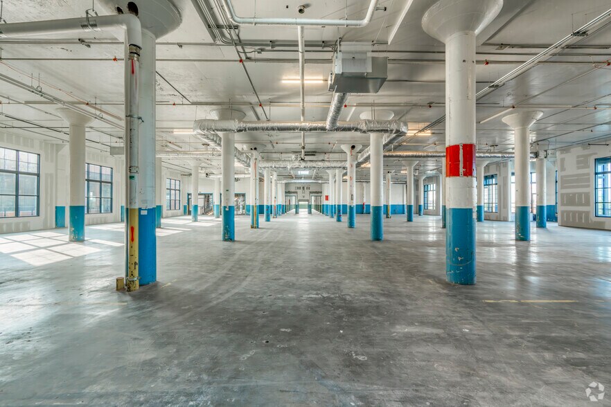 More Photos Of 220 W White St, Rock Hill Office For Lease