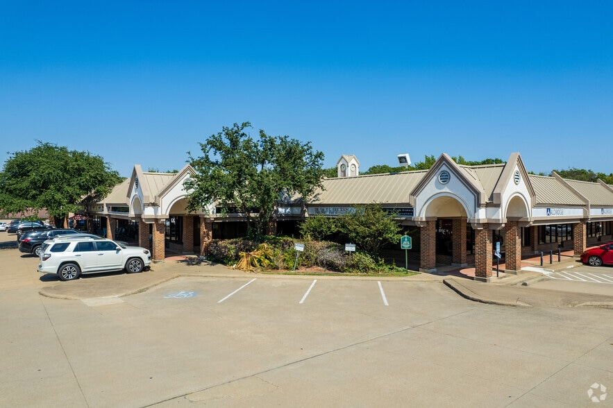 More Photos Of 2441-2485 Forest Park Blvd, Fort Worth Storefront Retail Office For Lease