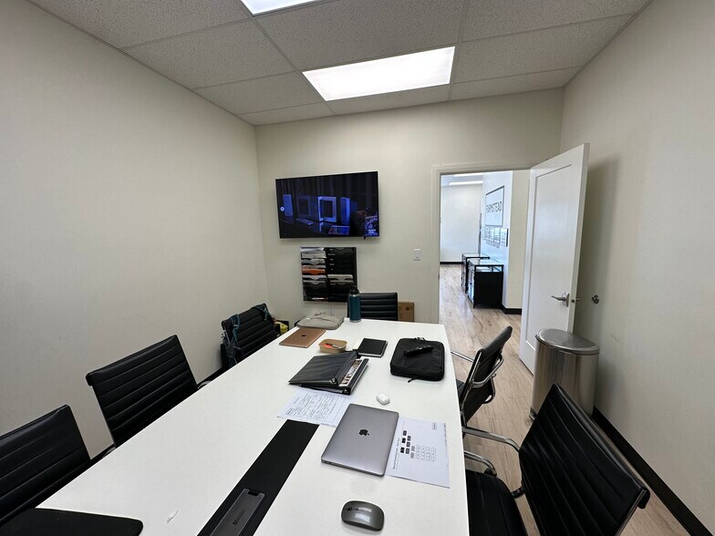 More Photos Of 590 N Main St, Leeds Manufacturing For Sale