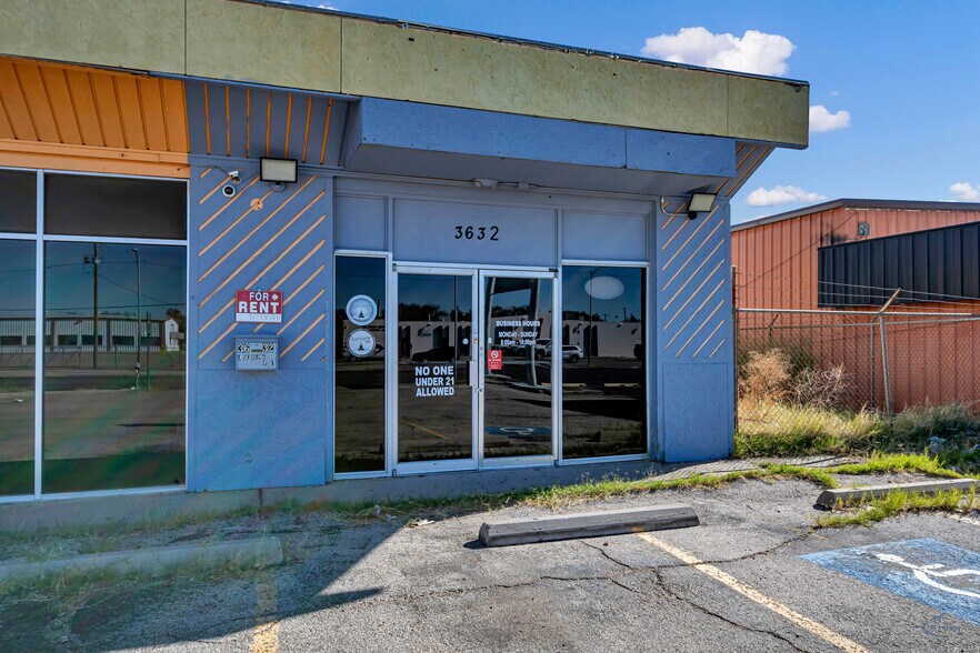 More Photos Of 3636 Andrews Hwy, Odessa Storefront For Lease