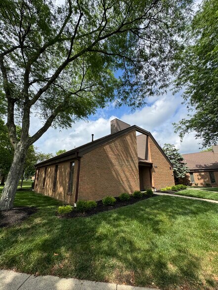 More Photos Of 5126-5130 Blazer Memorial Pky, Dublin Office For Lease