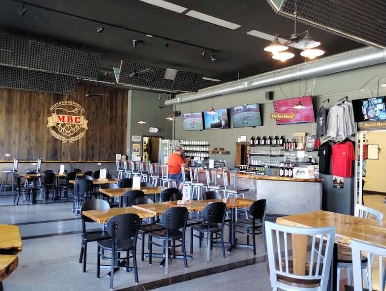 More Photos Of 9528 Diamond Centre Dr, Mentor Restaurant For Sale