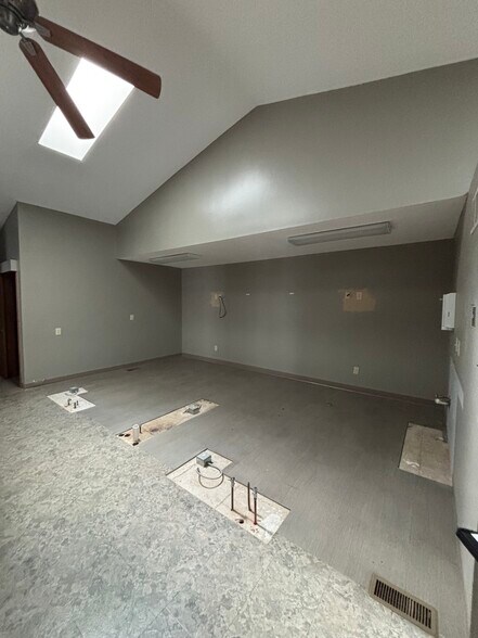 More Photos Of 6481 Nicholas Dr, Columbus Medical For Lease