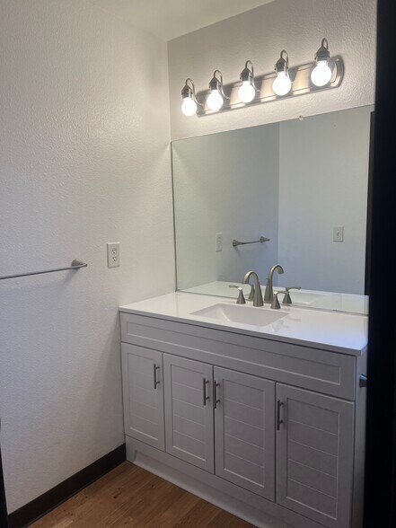 More Photos Of 12344 SW Sussex St, Beaverton Apartments For Sale