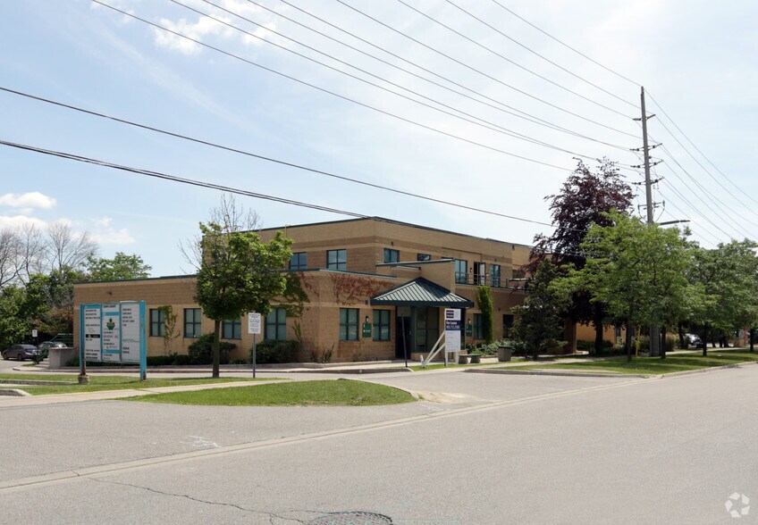 More Photos Of 2145 Dunwin Dr, Mississauga Office For Sale