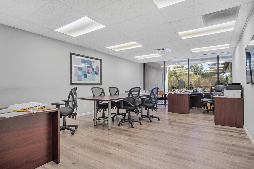 More Photos Of 6747 Odessa Ave, Van Nuys Office For Lease
