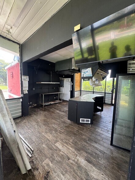 More Photos Of 6014 Kimberly Blvd, North Lauderdale Convenience Store For Sale