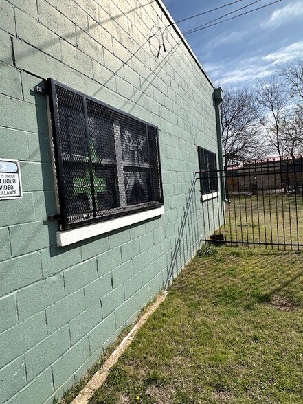 More Photos Of 9110 N Western Ave, Oklahoma City Freestanding For Lease