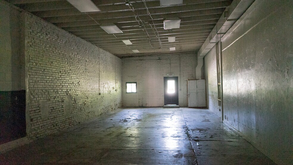 More Photos Of 618 S Main St, Gainesville Warehouse For Lease
