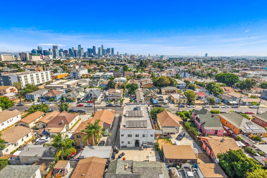 More Photos Of 440 E 27th St, Los Angeles Apartments For Sale