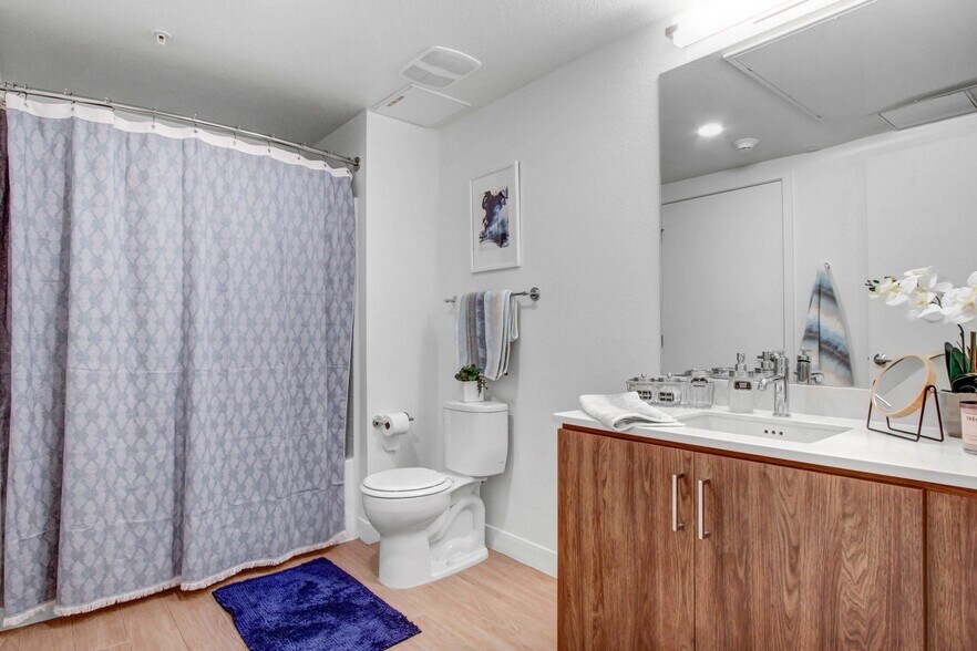 More Photos Of 6625 Reseda Blvd, Reseda Apartments For Lease