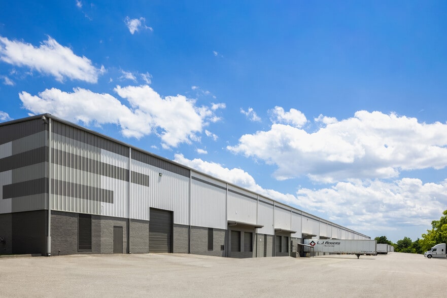 Primary Photo Of 421 Landmark Dr, Wilmington Distribution For Lease