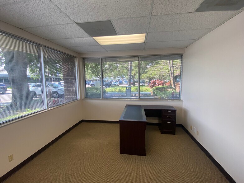 More Photos Of 10006 N Dale Mabry Hwy, Tampa Office For Lease