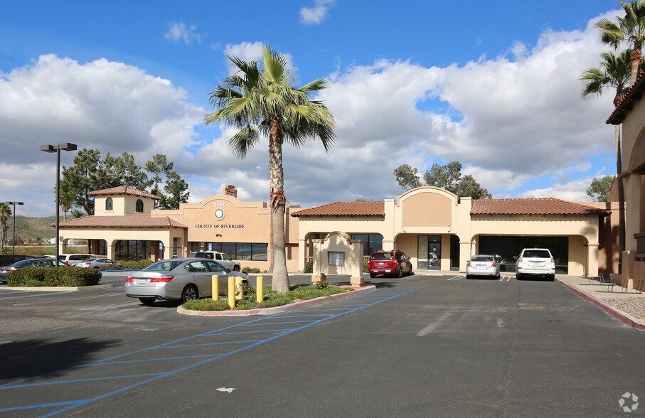 More Photos Of 31750-31764 Casino Dr, Lake Elsinore Storefront For Lease