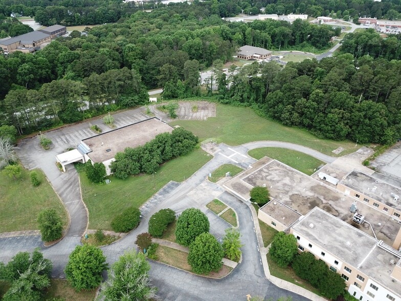 More Photos Of 60 Hospital, Newnan Office For Sale