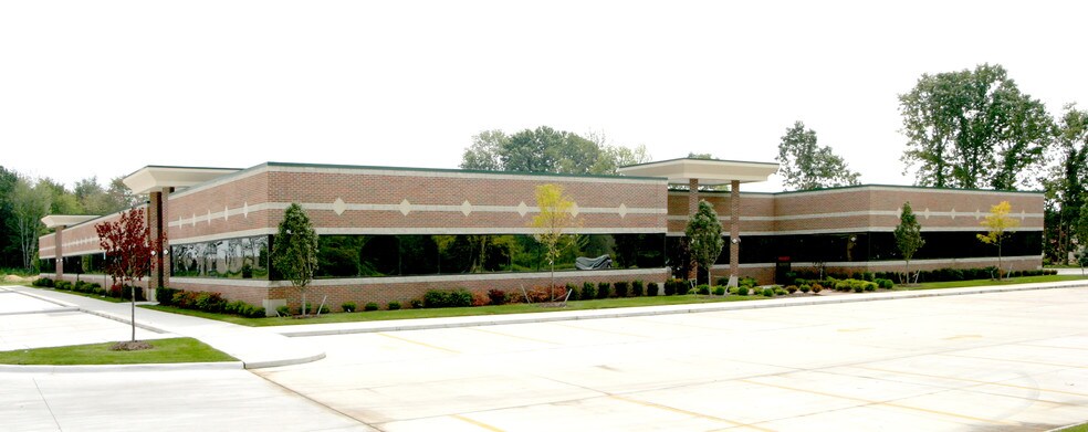 More Photos Of 50154-50202 Schoenherr Rd, Shelby Township Medical For Lease